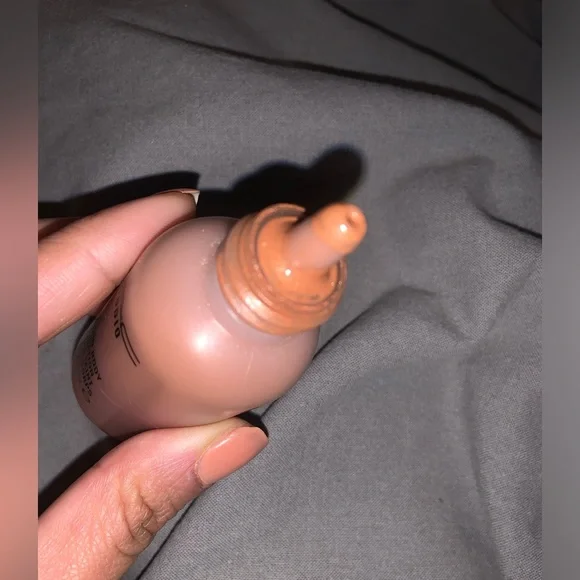 MAC FACE + BODY - Picture 4 of 4